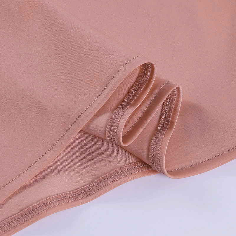 Robe Satinée Dos Nu – Élégance d’Été